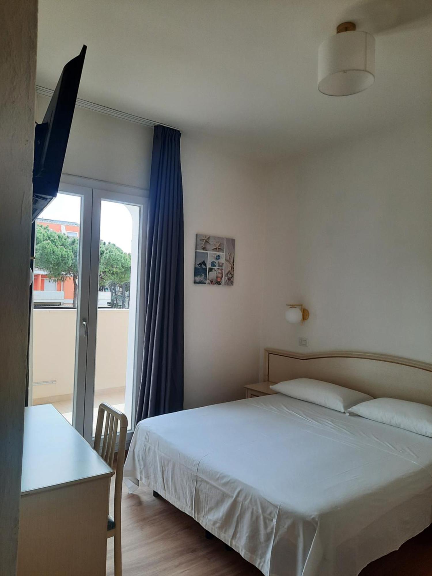 Hotel Schiller Cervia Exterior foto